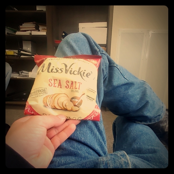 A bag of chips - Picture 1 of 1